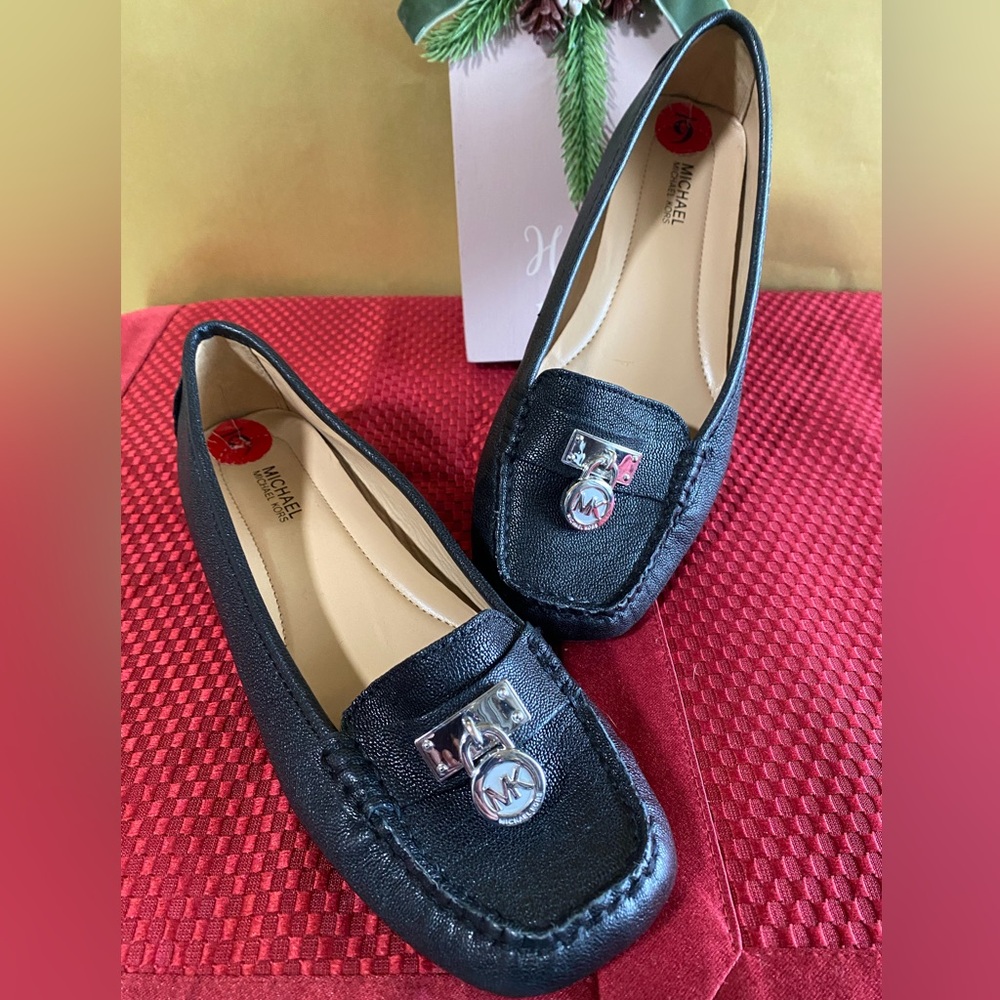 ⭐️Michael Kors Women's Black Loafers